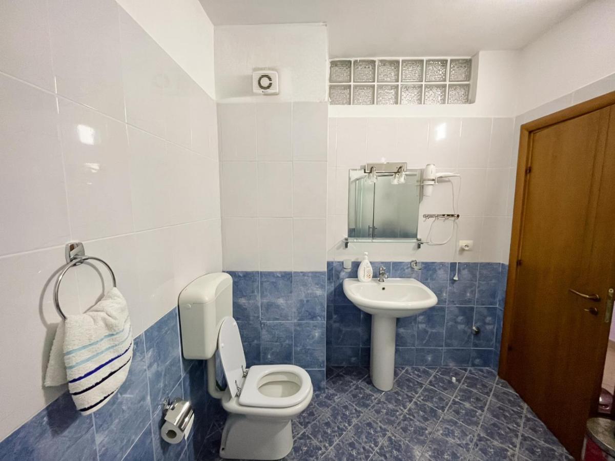 Coastal Retreat - Beach Apartment Vlorë Εξωτερικό φωτογραφία